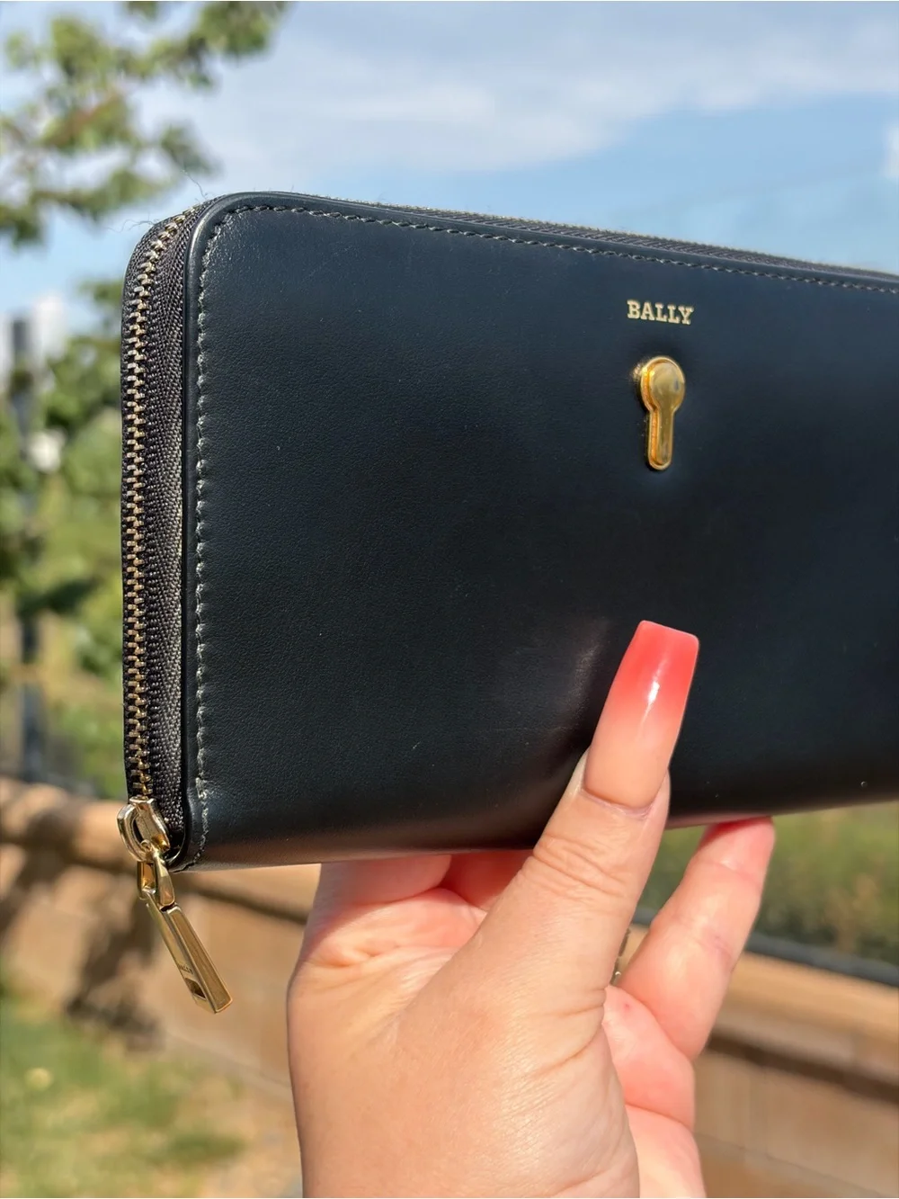 Bally Black Leather Zip Around Continental Wallet Gold Hardware EUC✨✨